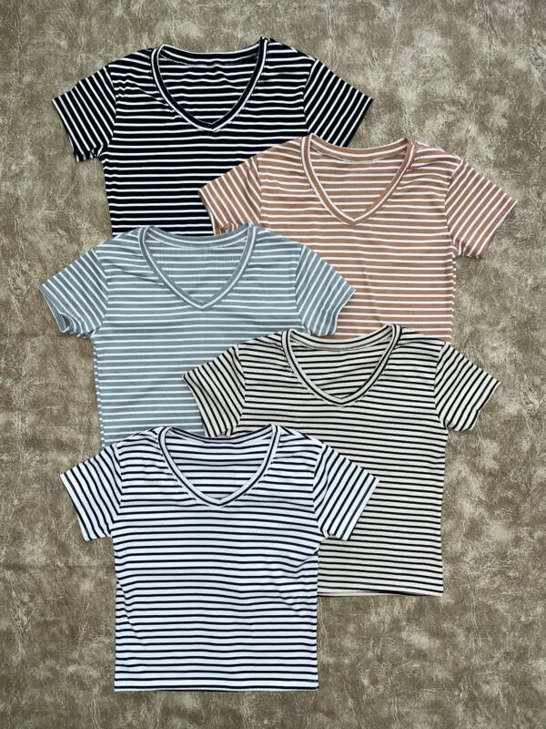 Remera Rayada Escote V