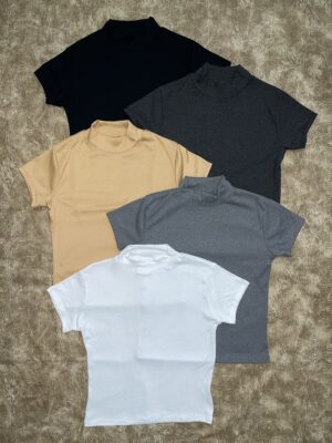 Remera con Cuello Lisa