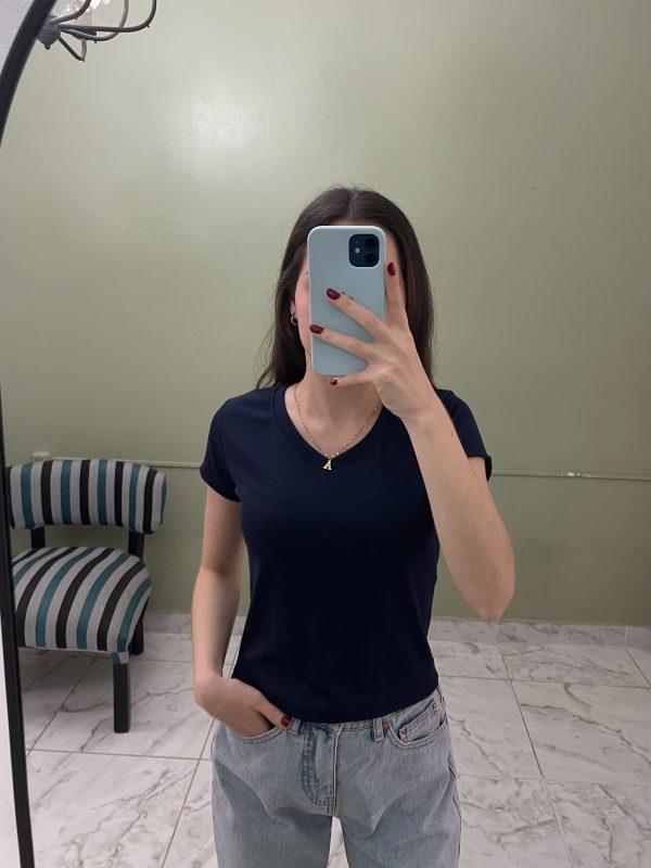 Remera Lisa Escote V